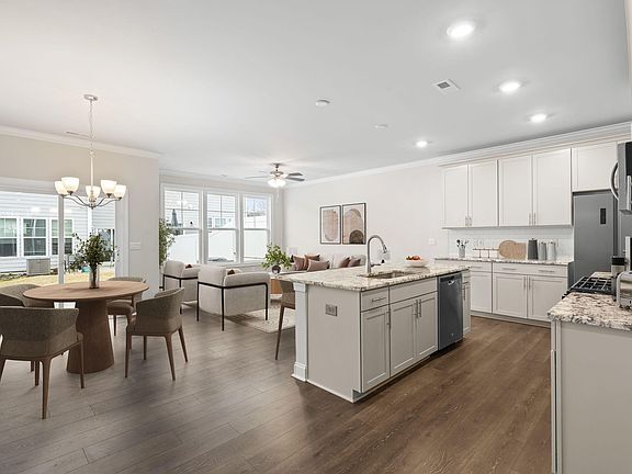 4th image of 502 Watermill Way