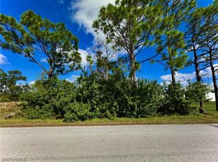 2902 32nd St SW, Lehigh Acres, FL 33976