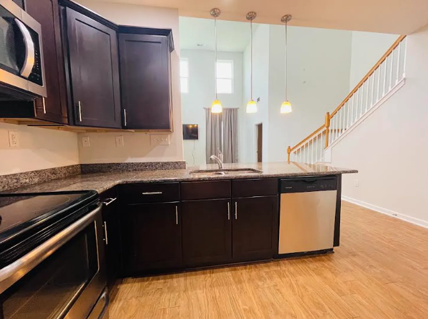 Spacious 4br/3.5ba Townhome Minutes From Downtown Conway, Ccu, Hgtc, Conway Hospital And So Much ... — Photo 3