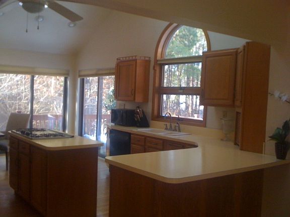 2nd image of 14 Cristina Dr