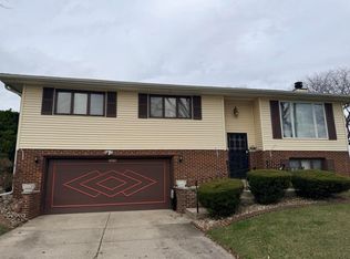 1810 W 95th Ct, Crown Point, IN 46307