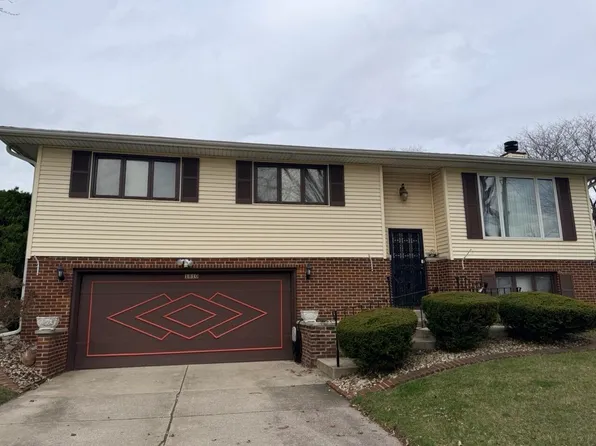1810 W 95th Ct, Crown Point, IN 46307