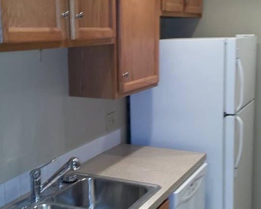 5th image of 43 Berkshire Ct