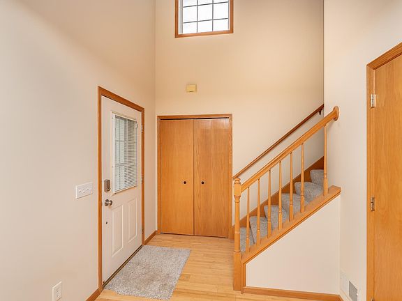 5th image of 15570 Finch Ave