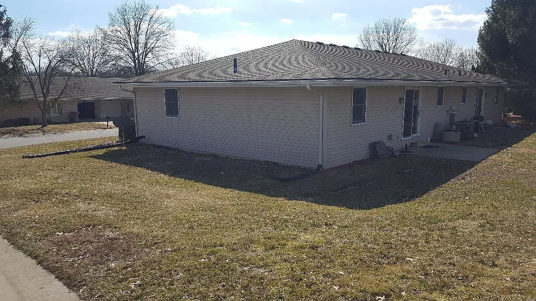 2 bed, 950 sqft, $1,150 — Photo 2