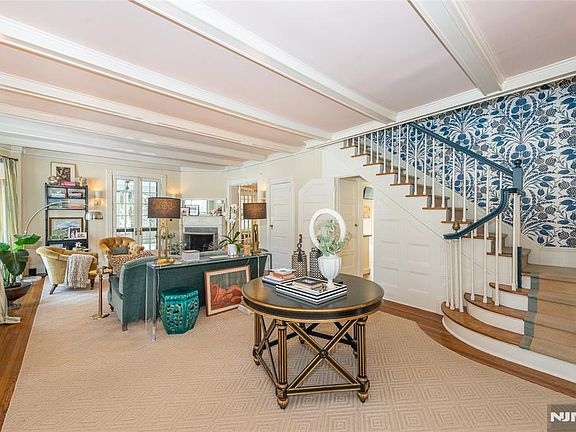 3rd image of 120 W Ridgewood Ave