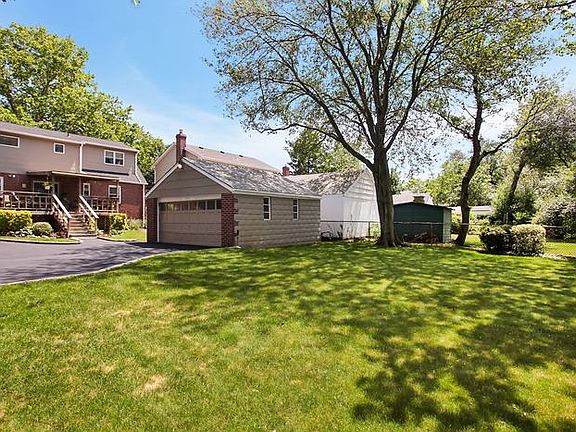 3rd image of 148 N Corona Ave
