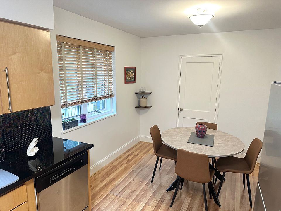 fully furnished kitchen