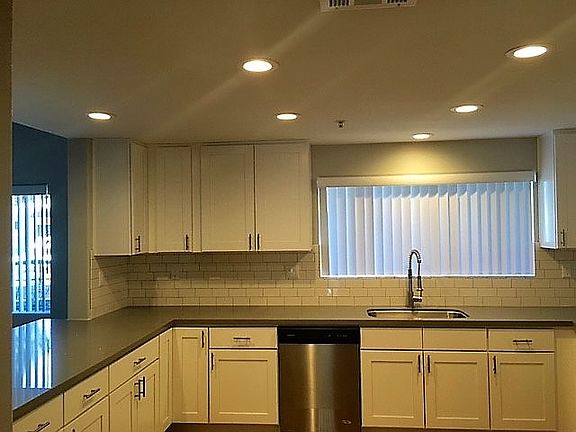 5th image of 250 W Stocker St APT 102