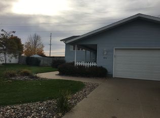 806 Remington Dr, Holmen, WI 54636