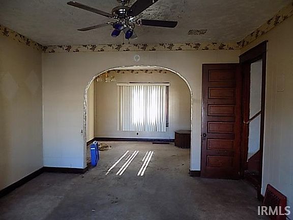 2nd image of 415 W Indiana Ave