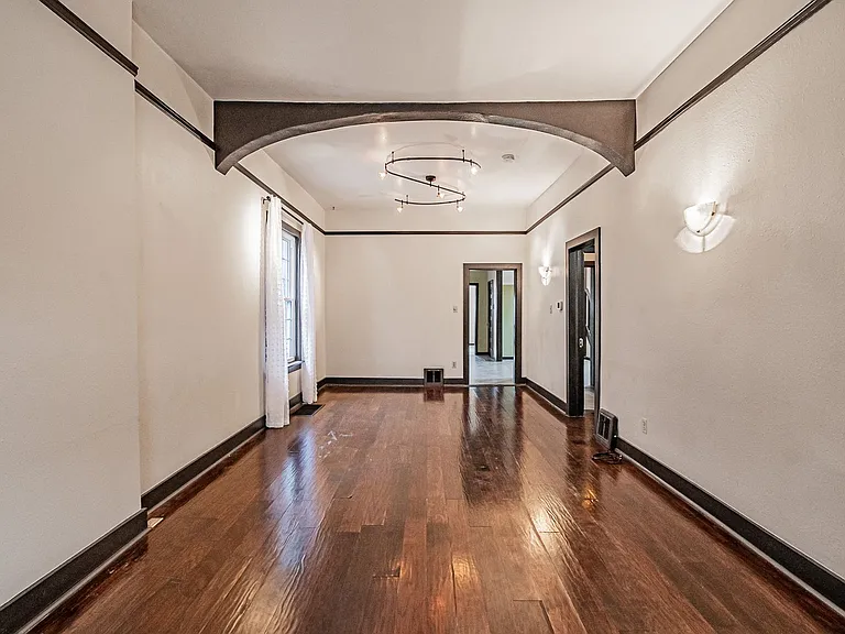 908 S Washington St — Photo 3