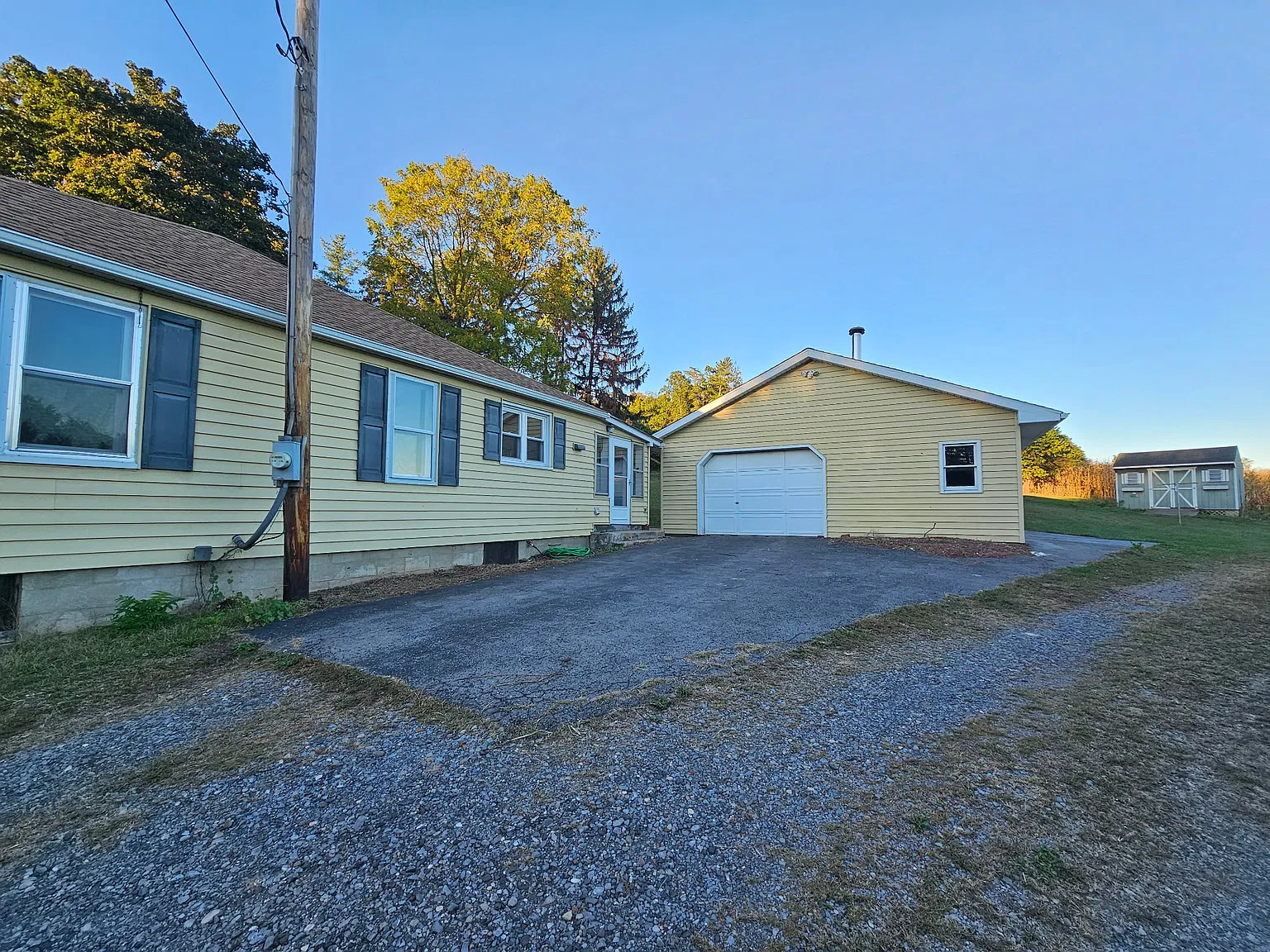3 bed, 1404 sqft, $1,400 — Photo 2