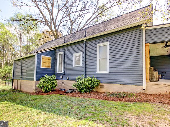 3rd image of 226 Mill St