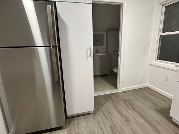3rd image of 440 E 19th St #5