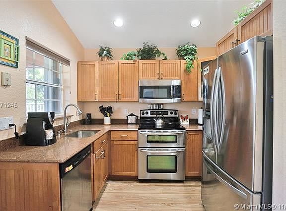 3rd image of 431 Bermuda Springs Dr