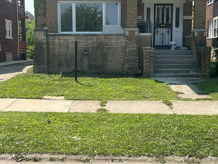 4353 Seebaldt St — Photo 1