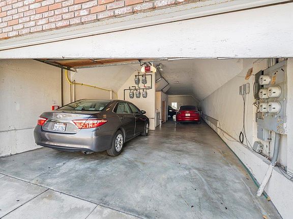 3rd image of 725 18th Ave