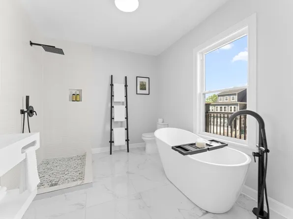 446 Broadway #2, Somerville, MA 02145