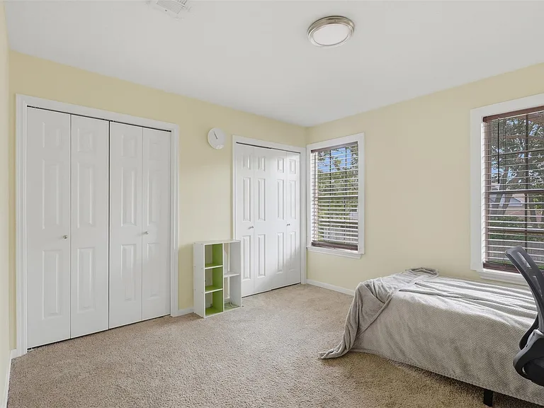 2114 Gentryside Dr — Photo 24