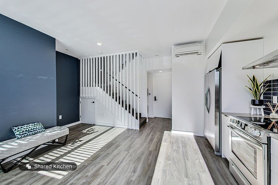 1st image of 827 6th Ave #15-B