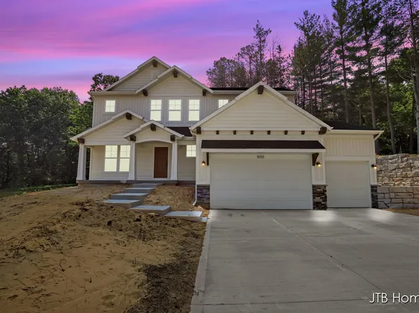 8155 Honeysuckle Hill Ct SE, Grand Rapids, MI 49512