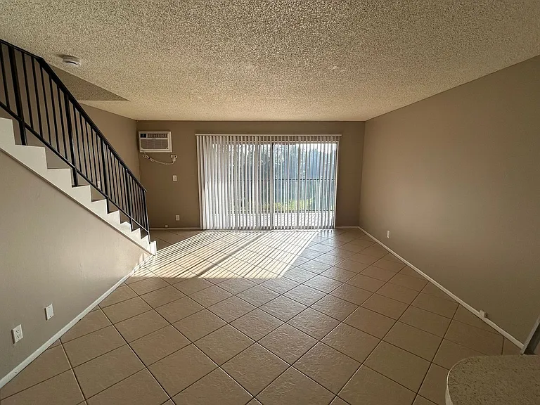 Mountain View Apartments — Photo 5