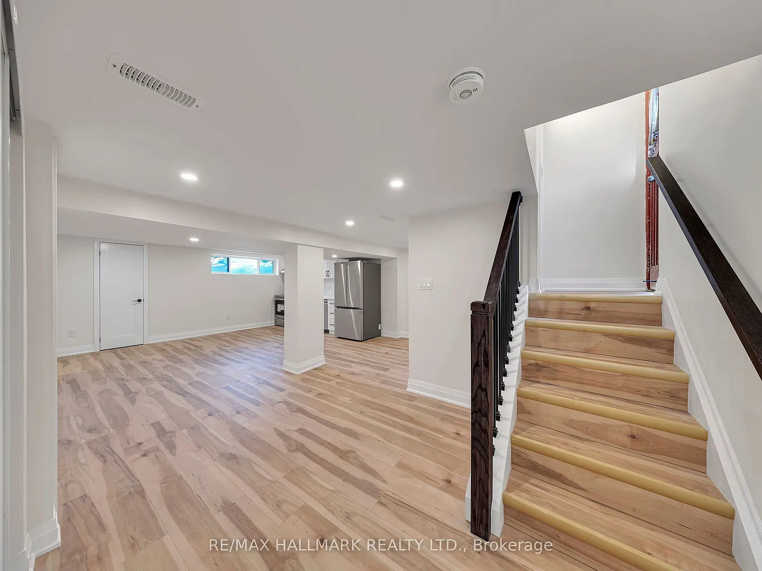 2 bed, $1,900 — Photo 4