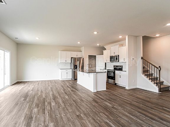5th image of 1365 37th Avenue Ln NE