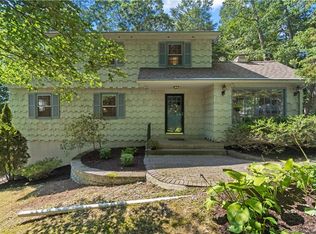 36 Overlook Rd, Gales Ferry, CT 06335