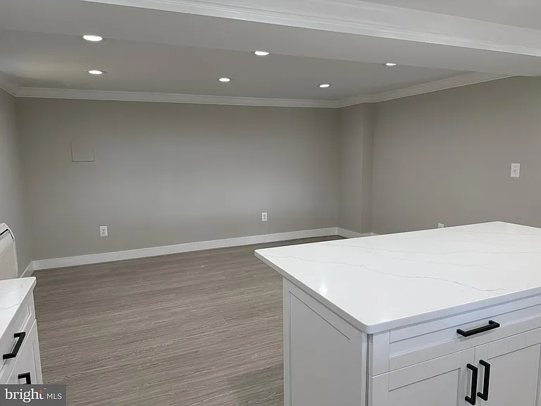 453 Walnut Dr — Photo 32
