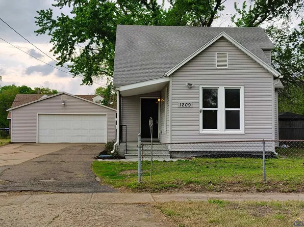 1209 NW Western Ave, Topeka, KS 66608