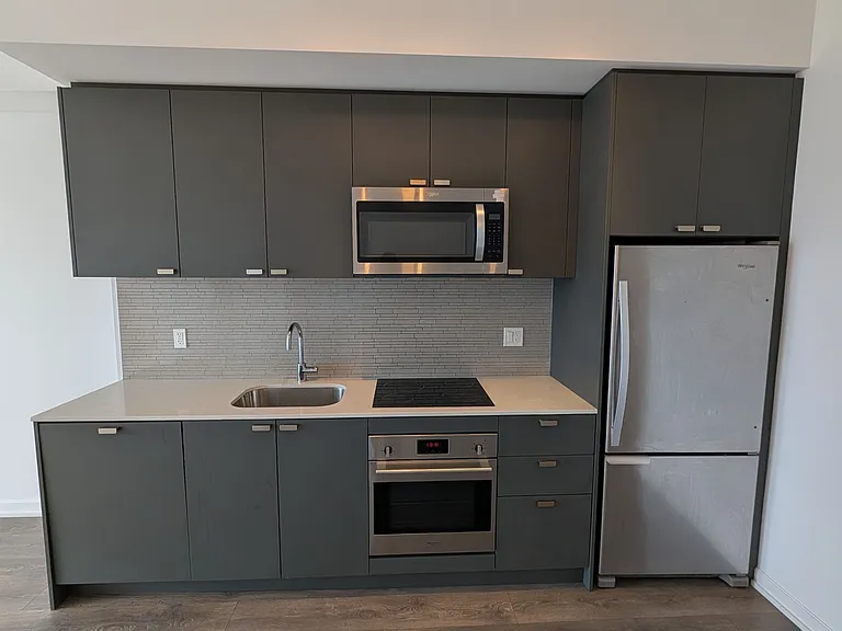 56 Manor Rd E #1711 — Photo 12