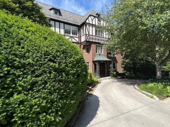 221 Ridgemede Rd Unit 302, Baltimore, MD 21210