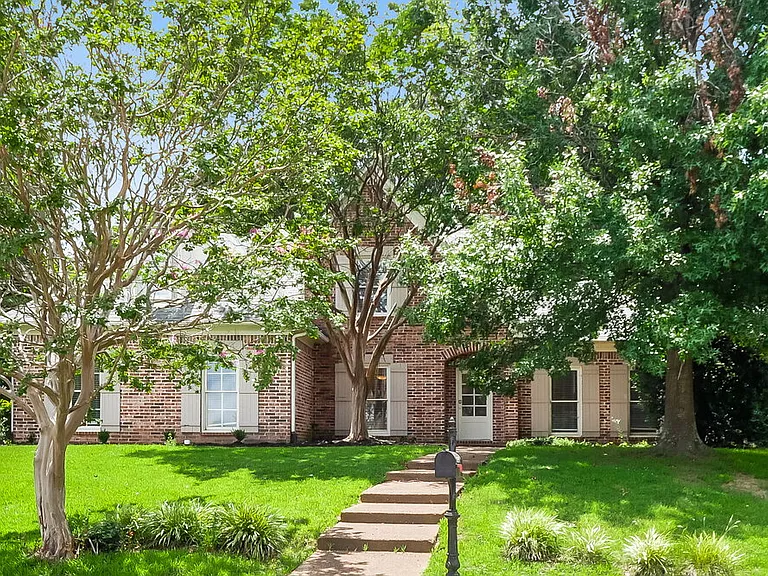 8895 Linell Cv — Photo 1