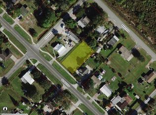 612 New Market Rd W, Immokalee, FL 34142