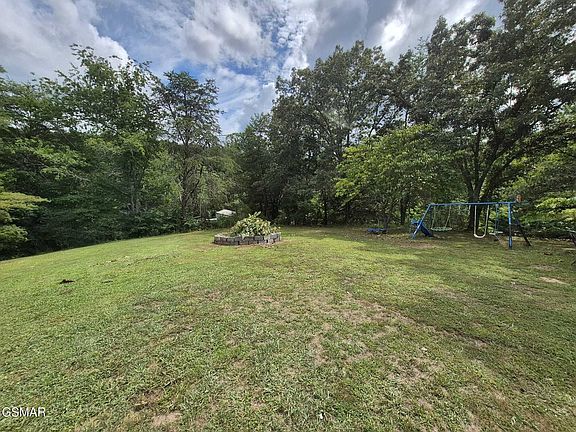 2nd image of 2233 Henderson Springs Rd