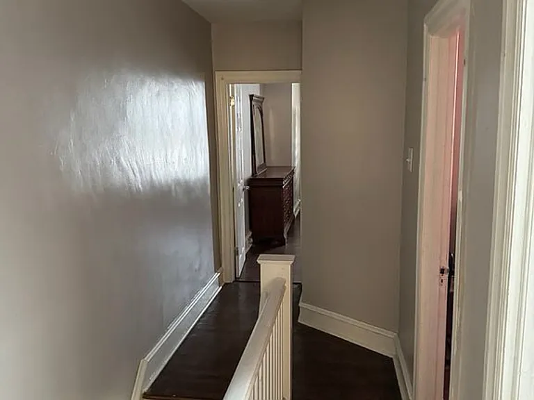 223 E Sheldon St — Photo 10
