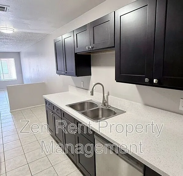 44 S Williams St #15 — Photo 4