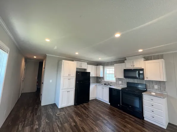 3512 Queens Point Ter #604, Lansing, MI 48917