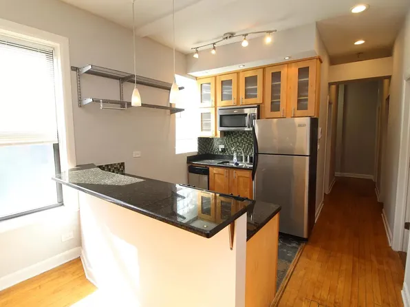 2222 W Taylor St APT 4F, Chicago, IL 60612