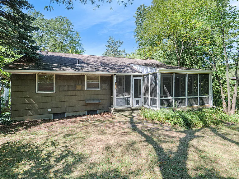 845 Mount Pleasant Ave — Photo 2