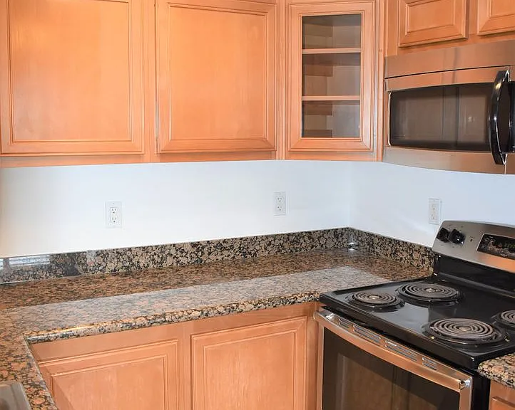 1450 Iris Ave #4 — Photo 4