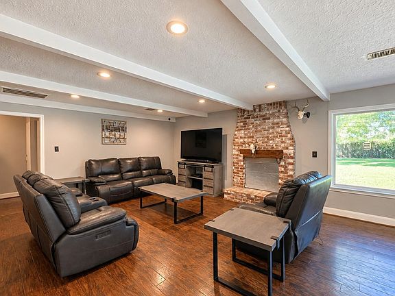 4th image of 2118 Eagle Point Rd