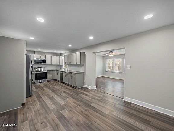 4th image of 4051 Allen Street