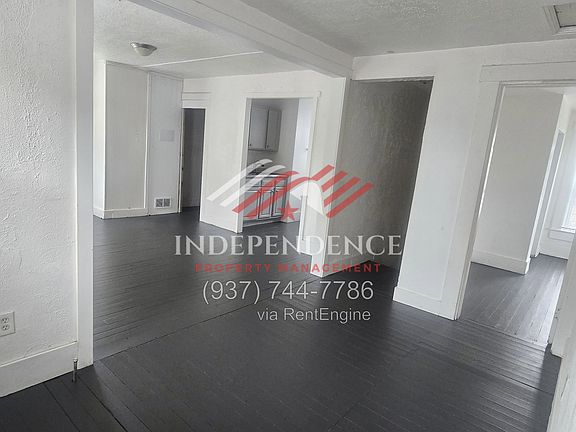 3rd image of 721 E Pearl St