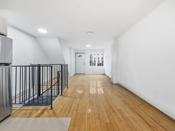 539 Quincy Street image 3 of 15