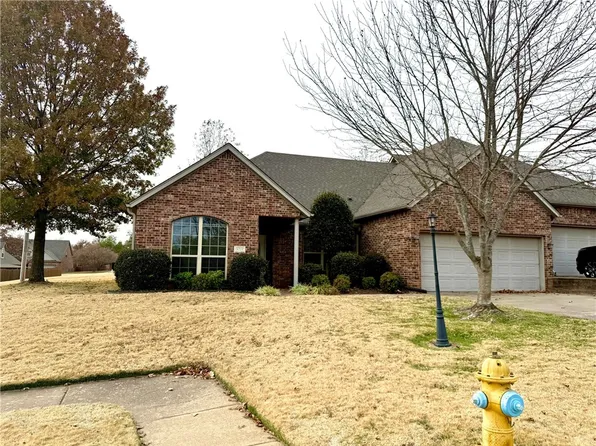 4221 N Zion Valley Dr, Fayetteville, AR 72703