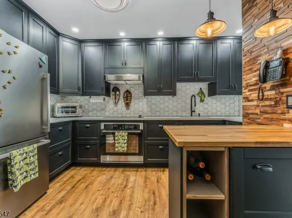 78 Westchester Ter, Clinton Twp., NJ 08801