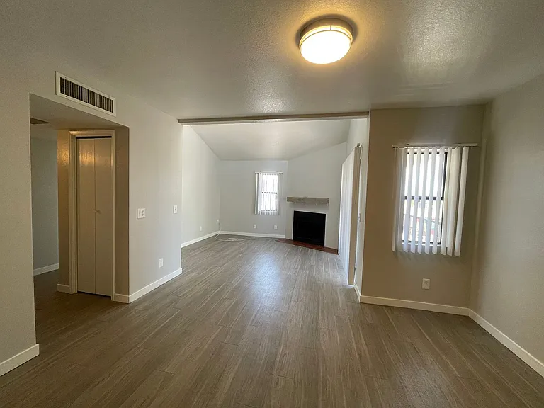 934 N Benton Ave — Photo 4